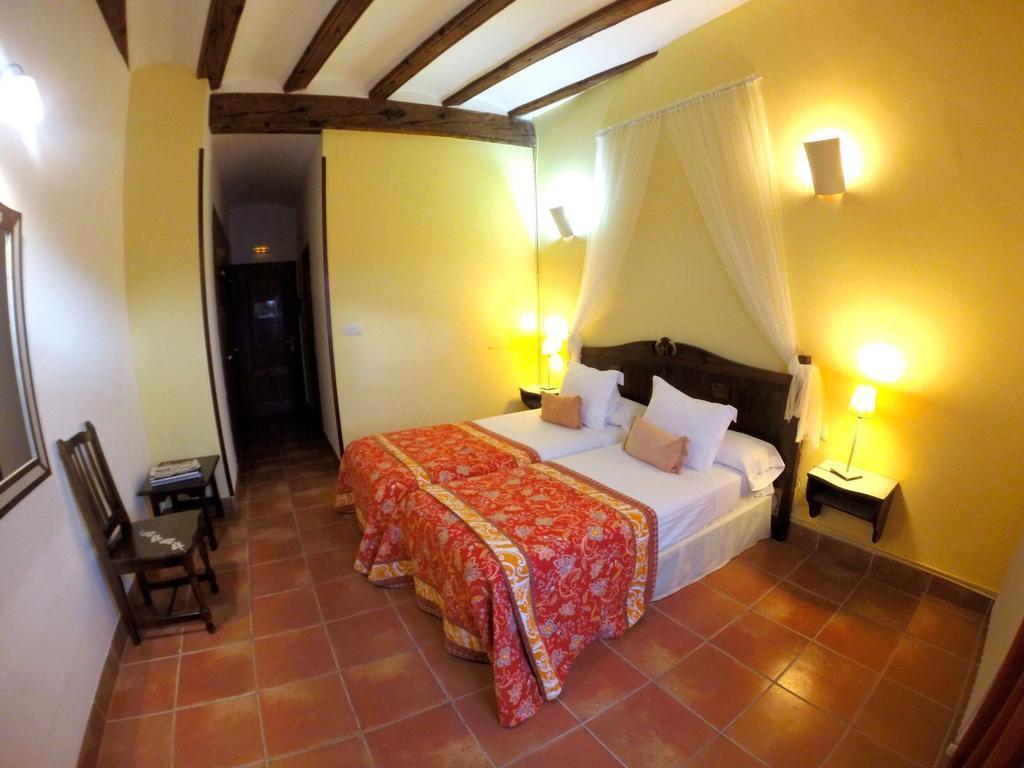 Hospederia Virgen De La Fuente Otel Peñarroya de Tastavins Dış mekan fotoğraf
