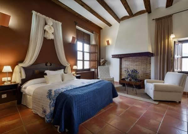 Hospederia Virgen De La Fuente Otel Peñarroya de Tastavins Dış mekan fotoğraf